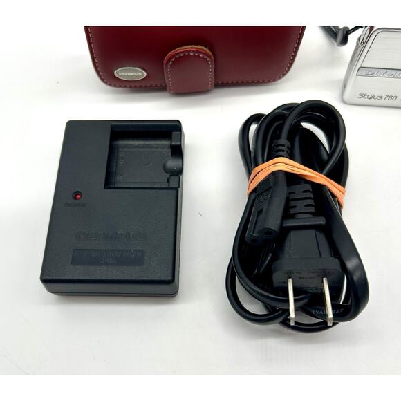 OLYMPUS Stylus 760 7.1 MP 3X Opt Zoom Digital Camera w/Battery & Charger Working - Picture 2 of 13